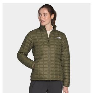 NWT - The North Face Thermoball Women’s Jacket